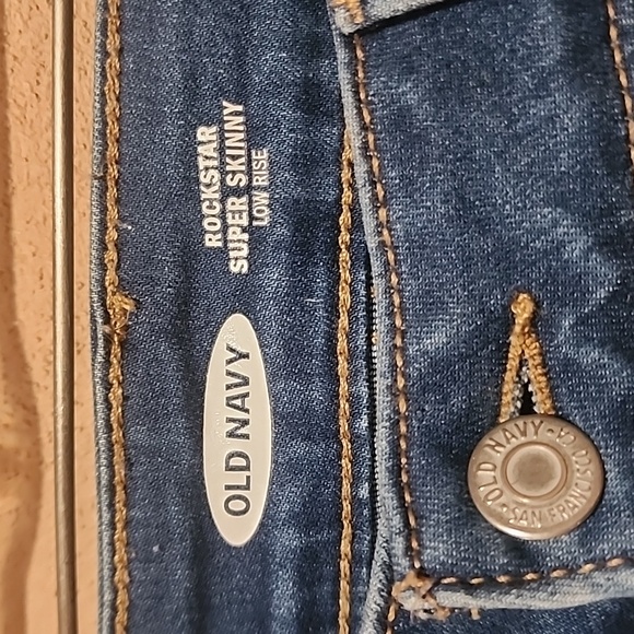 Old Navy RockStar Super Skinny Size 6 - Picture 2 of 4